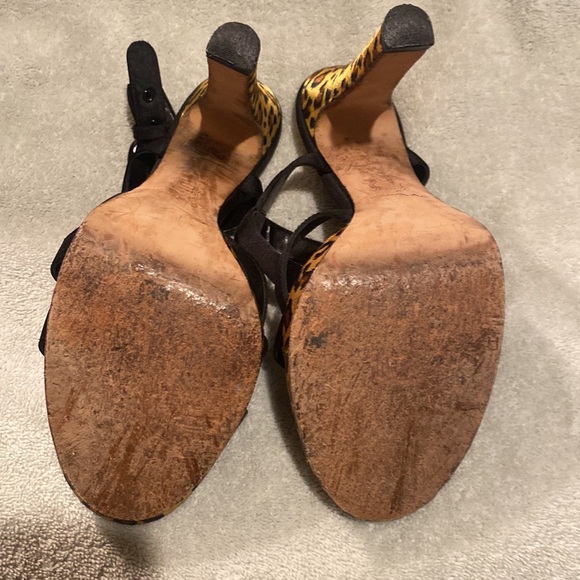 Nina heels super fun! Definitely life left in these. Size 8 1/2 - Picture 4 of 5